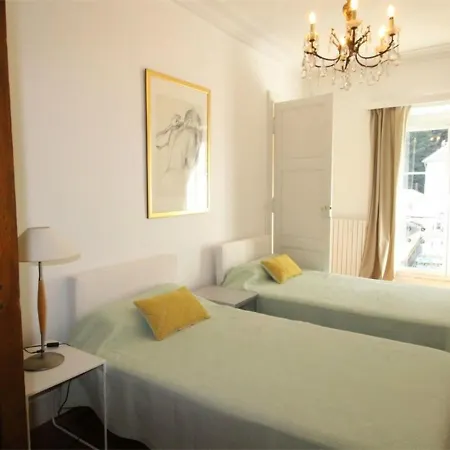 Grand T2 Ensoleille A Luchon, Face Aux Thermes, Pour 4 Pers., Proche Telecabine - Fr-1-313-165 Apartment Bagneres-de-Luchon