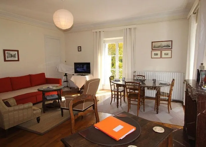 Grand T2 Ensoleille A Luchon, Face Aux Thermes, Pour 4 Pers., Proche Telecabine - Fr-1-313-165 Apartment Bagneres-de-Luchon